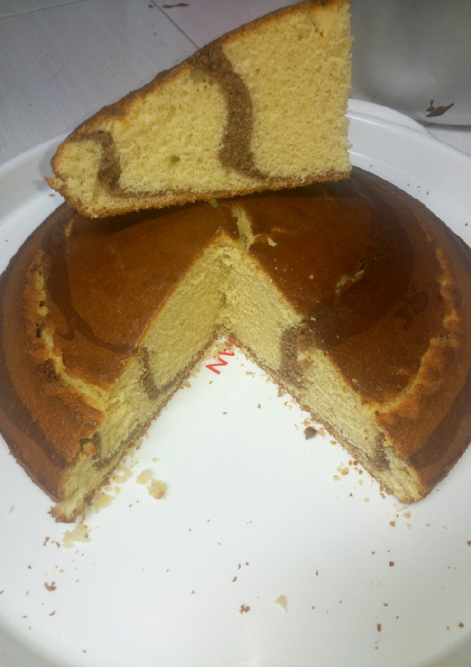 A picture of Vanilla marble cake.