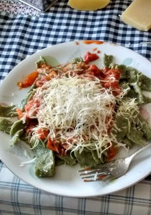 Una foto de Fideos de kale lacinato o col rizada toscana orgánica