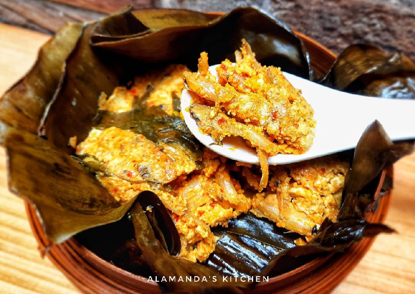 Pepes Teri Tahu Kemangi