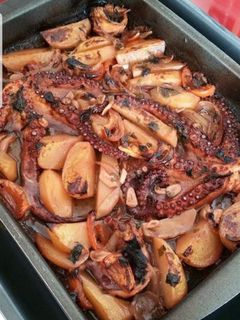 Una foto de Asado de pulpo con patatas