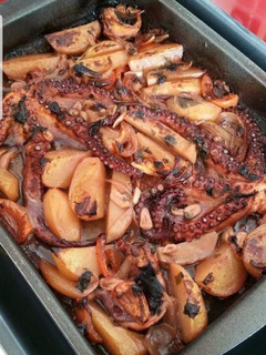 Una foto de Asado de pulpo con patatas
