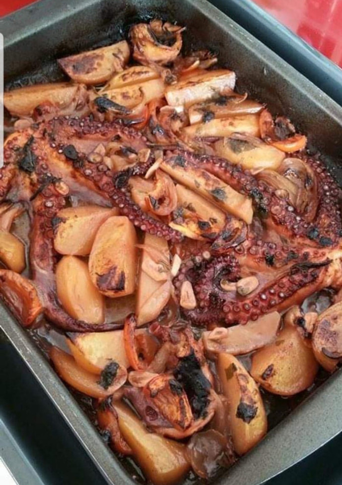 Una foto de Asado de pulpo con patatas