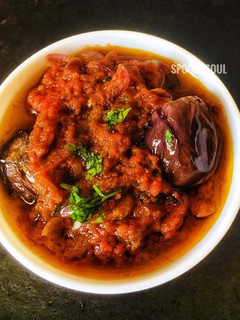 காஷ்மீரி காடே பைங்கால் செய்முறை முக்கிய புகைப்படம்