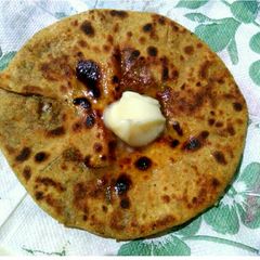 A picture of Stuff aalu paratha.