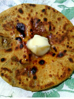 A picture of Stuff aalu paratha.