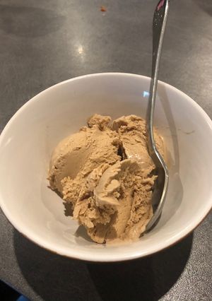 Une photo de Glace au kinder maxi