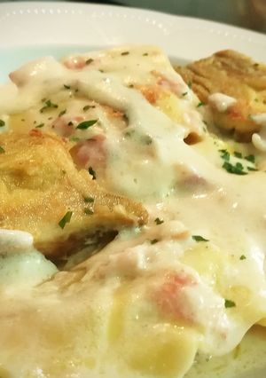 Foto principal de Raviolis con alcachofas a la crema de queso