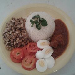 A picture of White rice and beans.