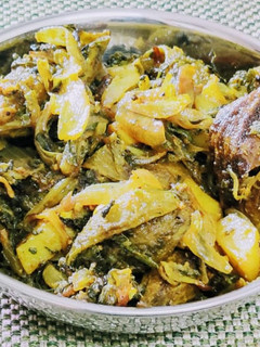 करेले प्याज (karele pyaz recipe in Hindi) रेसिपी मुख्य फोटो