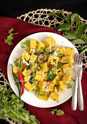 A picture of Khandvi Bites.