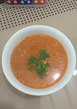 صورة لوصفة طريقة عمل شوربة الرز بصلصة الطماطم