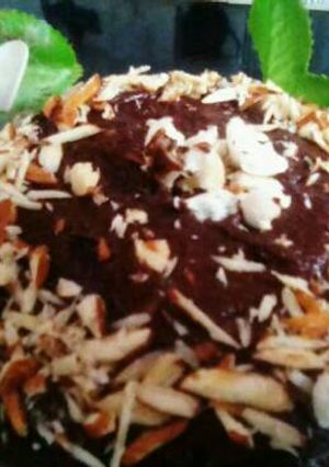 A picture of Unbaked chocolate biscuits cake.