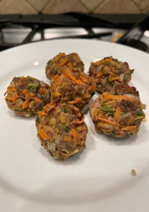 Una foto de 🧆ALBÓNDIGAS DE RES Y ZANAHORIA ESTILO MEXICANO🥕🥕❤️