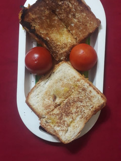 बची हुई पत्ता गोभी की सब्जी के सैंडविच(bachi hui patta gobhi ki sabzi ke sandewich recipe in hindi) रेसिपी मुख्य फोटो