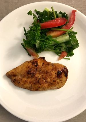 รูปของ อกไก่อบสลัดผัด