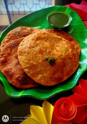 A picture of Sattu ki Poori.