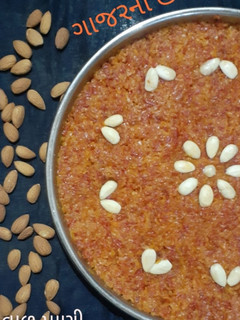ગાજર નો હલવો (Gajar Halwa Recipe In Gujarati) રેસીપી મુખ્ય ફોટો