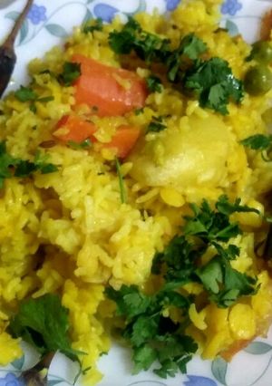 A picture of Dalkhichdi with mix vegs.