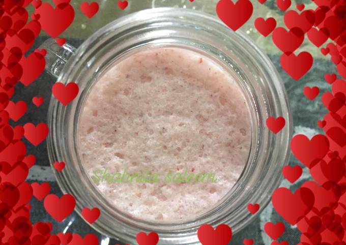Strawberry milk shake
