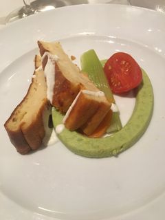 Una foto de Bizcocho salado con Thermomix y guacamole 🤪