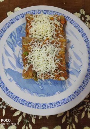 A picture of Bread cheesy pav bhaji toast.