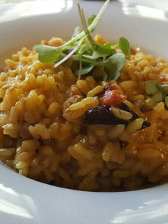 Una foto de Risotto de hongos, trufa y foie
