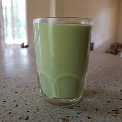 A picture of Banana Avacado milkshake.
