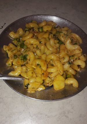 A picture of Macaroni.
