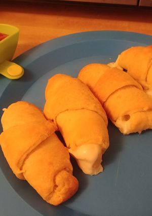 A picture of Super easy pizza rolls.