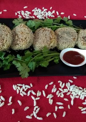 A picture of Murmura potato tikki.