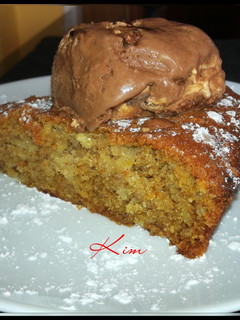A picture of Apple cinnamon and almond cake.