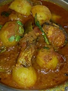 রুই মাছের ঝোল (rui macher jhol recipe in Bengali) রেসিপির প্রধান ছবি