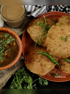 बेड़मी पूरी,आलू की सब्जी(bedmi puri,aloo ki sabzi recipe in Hindi) रेसिपी मुख्य फोटो