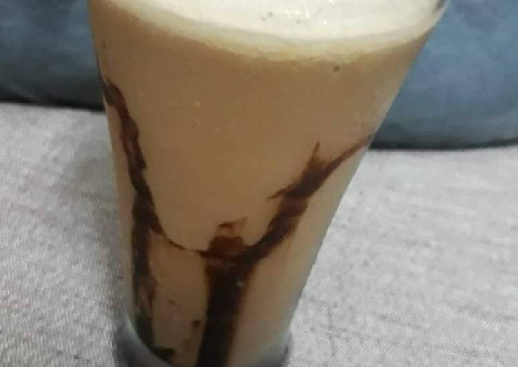 How to Make Super Quick Homemade Chocolate milk shake