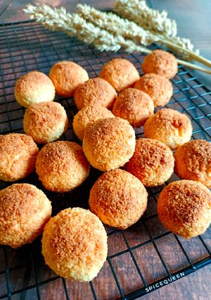 A picture of Eggless Coconut Macaroons.