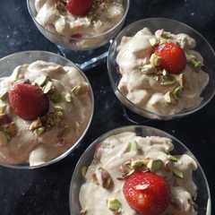 Una foto de Postres de pistacchio 💚 y Fragola 🍓
