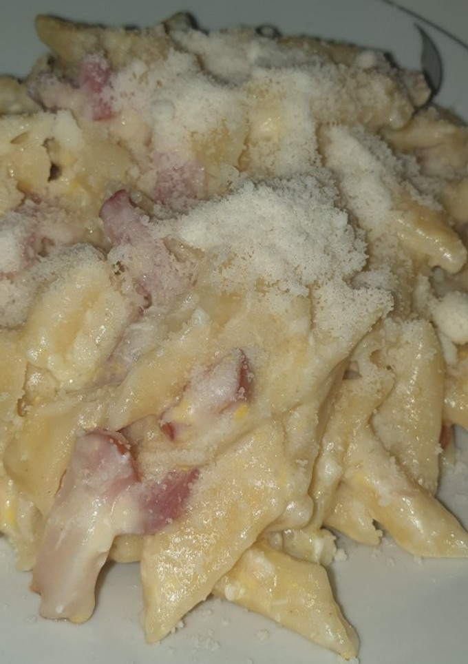 Una foto de Macarrones carbonara Thermomix