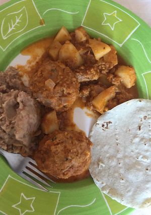 Una foto de Albóndigas con papa 🥔 y huevo 🥚 😋