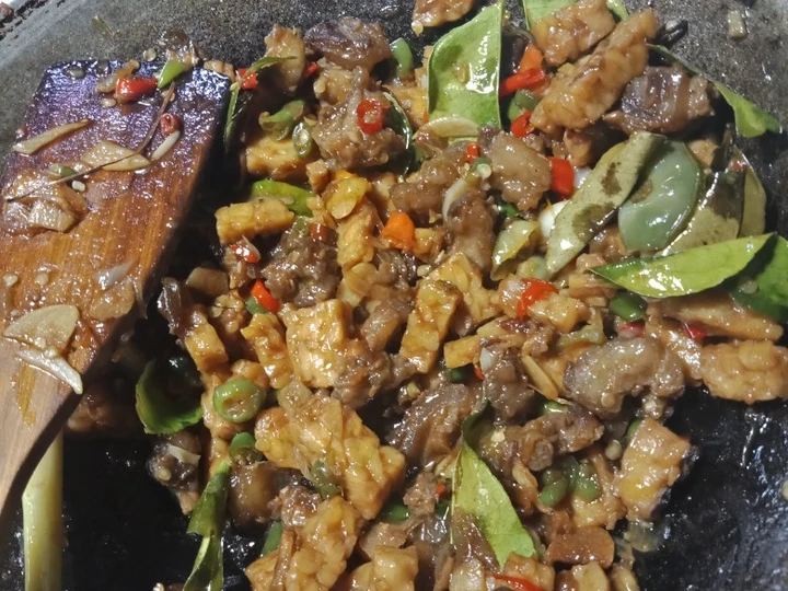Langkah Mudah untuk Membikin Resep Tumis tetelan dan tempe masak mercon yang Lezat Sekali Anti Ribet, Mantap