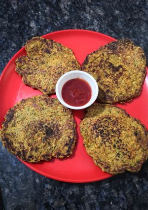 A picture of Moong thaalipeeth.