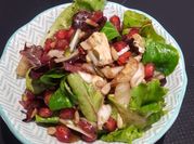 Una foto de ensalada brotes