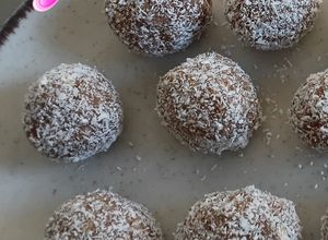 Una foto de Trufas fit💗🥥
