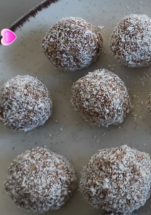 Una foto de Trufas fit💗🥥