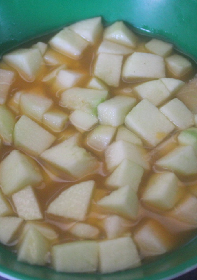 Una foto de Pera y manzana con zumo