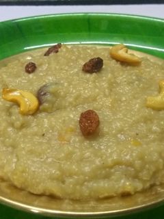 குதிரைவாலி சர்க்கரை பொங்கல் (Kuthiraivaali sarkarai pongl recipe in tamil) செய்முறை முக்கிய புகைப்படம்