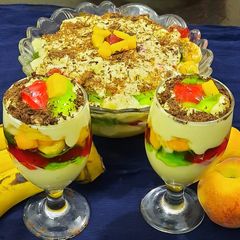 A picture of Banana custard trifle 😋😋.