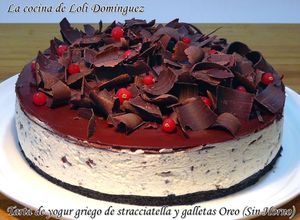 Foto principal de Tarta de yogur griego de stracciatella y galletas Oreo (Sin Horno)