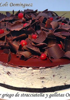 Una foto de Tarta de yogur griego de stracciatella y galletas Oreo (Sin Horno)
