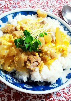 A picture of Easy and Delicious Oyako Donburi (Chicken and Egg Rice Bowl) for Ages 1 and Up.