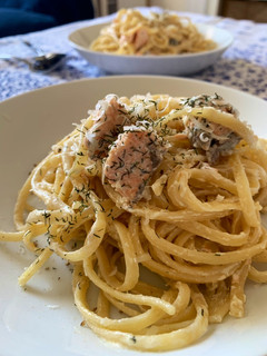 Foto principal de Pasta con salmón fresco y quesos